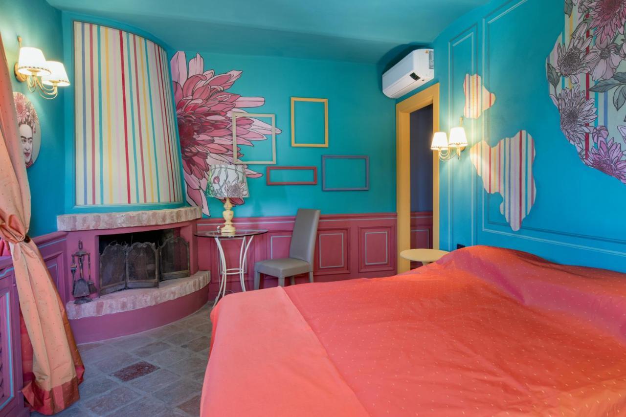 Segnavento -Rooms And Suites- Manta Esterno foto