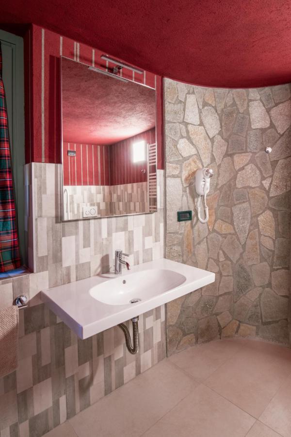 Segnavento -Rooms And Suites- Manta Esterno foto